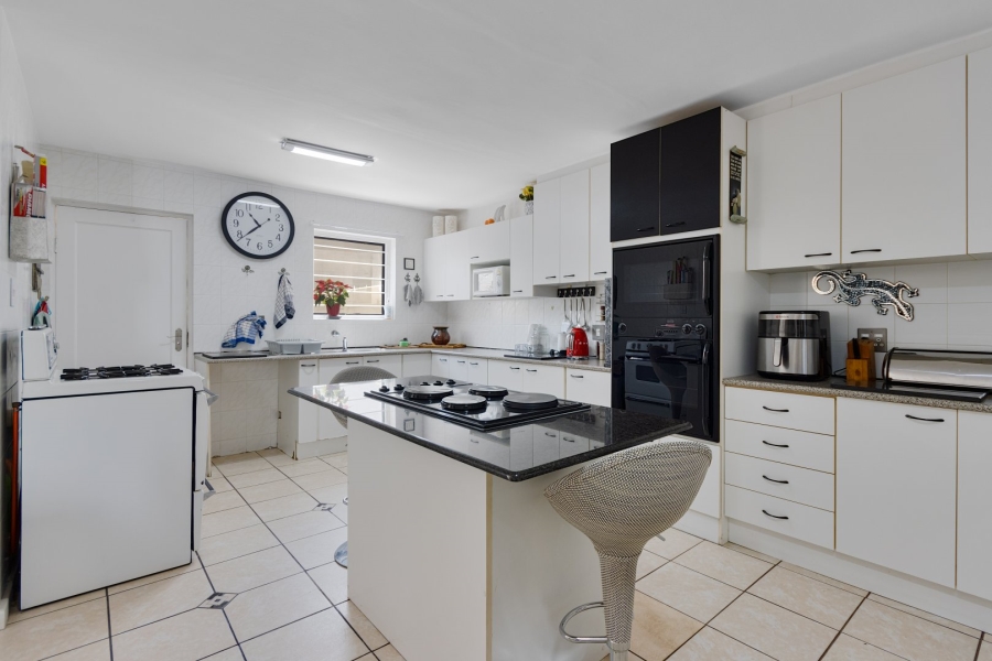 3 Bedroom Property for Sale in Cayman Beach Western Cape